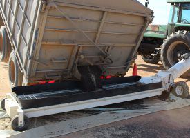 10 foot hopper unloading