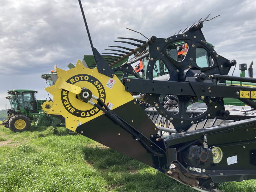 Roto-Shear Mounting Kit, MacDon D60/D65/D75/D1 XL &amp; JD 400 Header