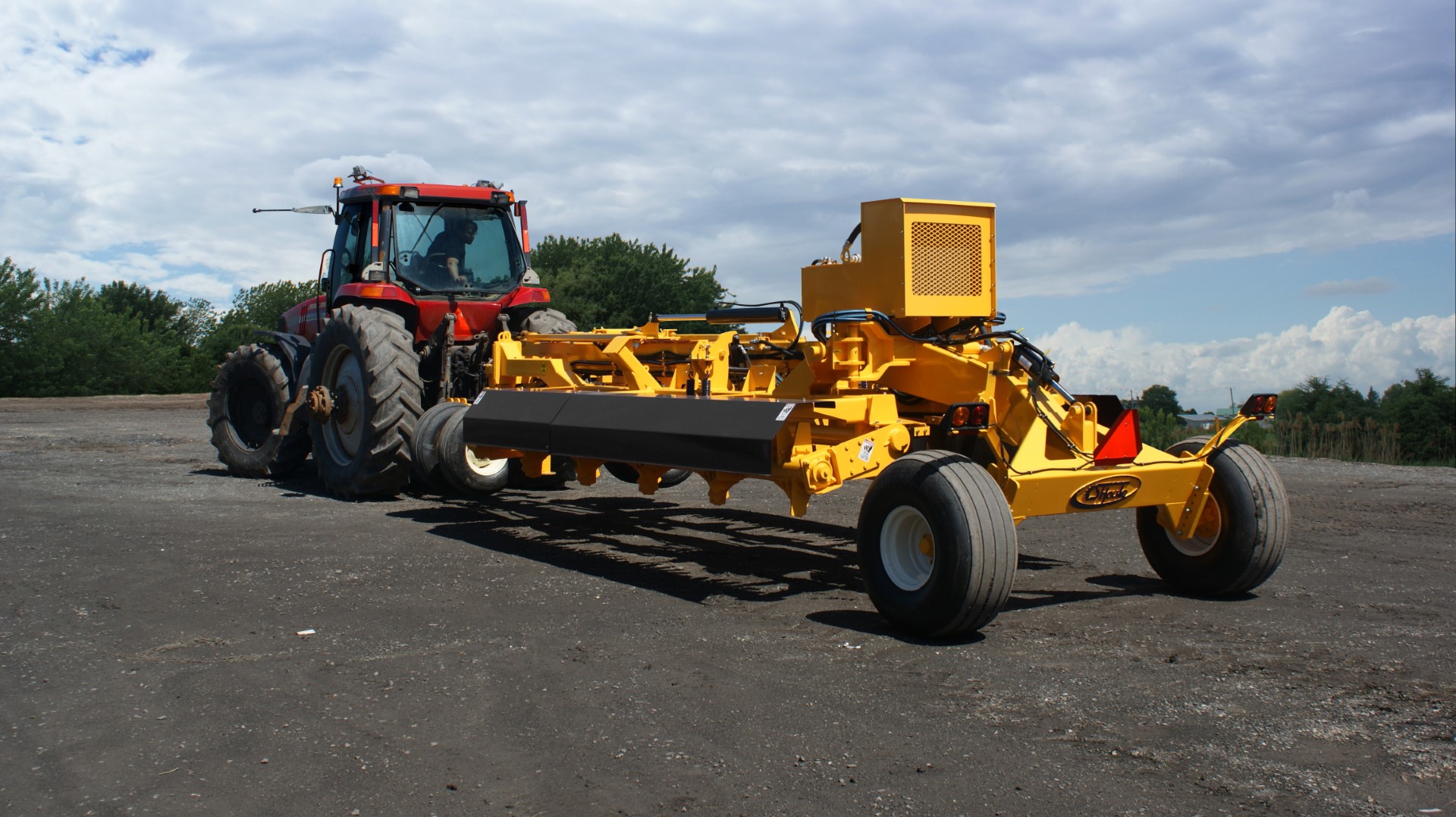 Rock Rake, 30' (Self-Contained Hydraulic)