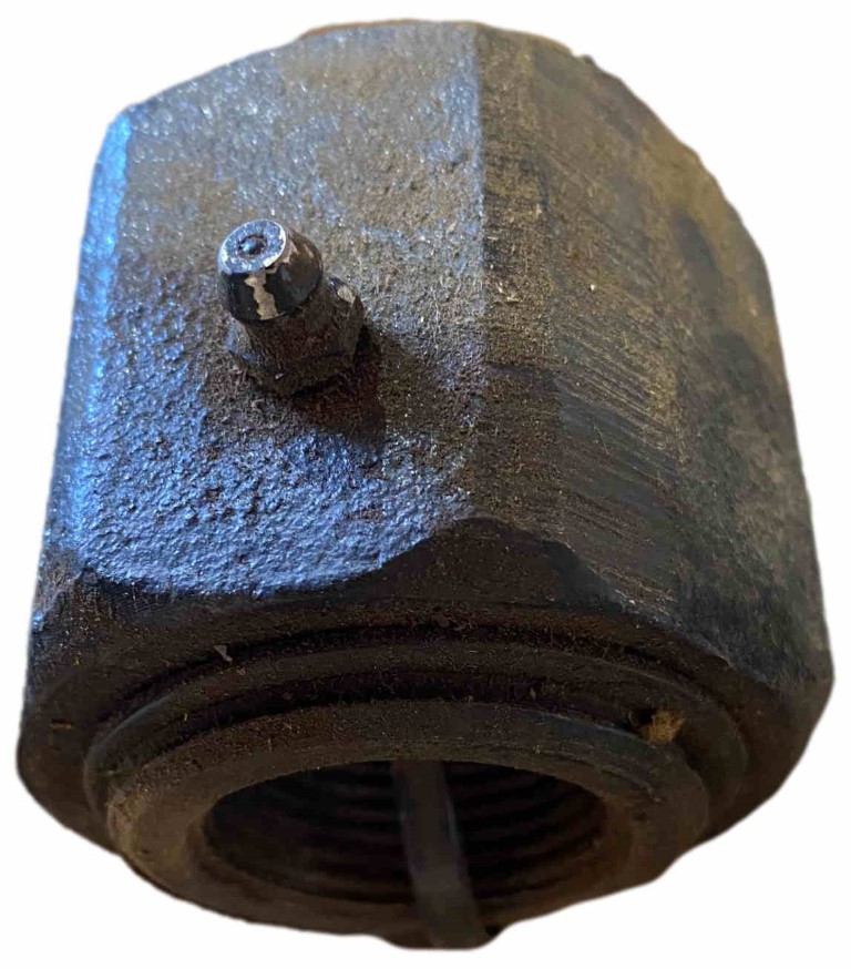 RECON PARTS - CYL.STROKE CONTROL NUT C\W GREASE NIP. FOR 3 X 8 CYL.